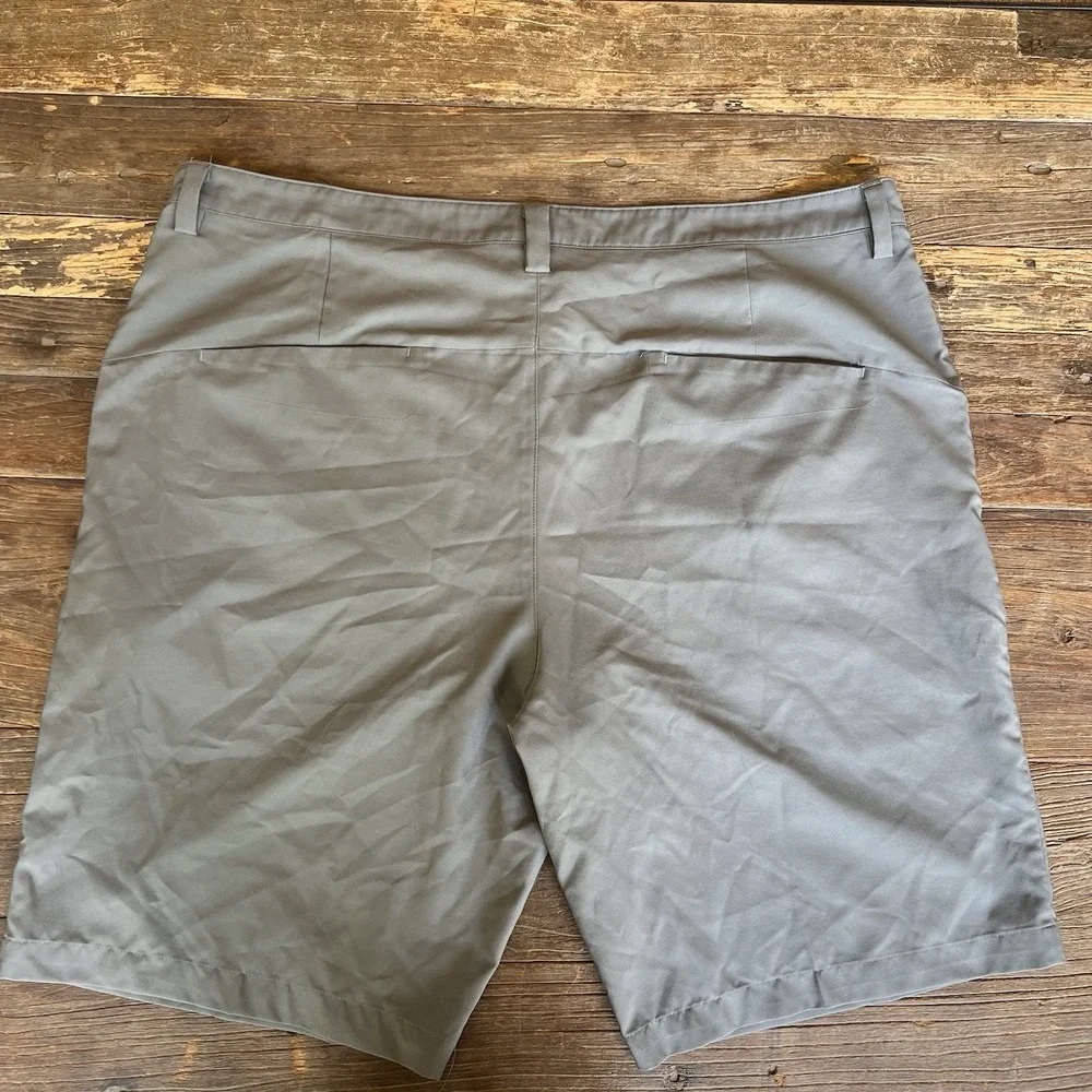 Adidas Golf Shorts Mens 40 Gray Performance Flat Front Activewear Casual Pockets